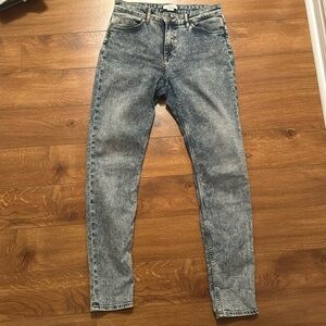 H&M Size 6 Acid Wash Skinny Denim